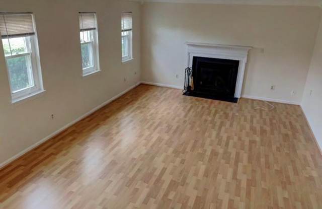 Lovely 4 bedroom, split level home with updated kitchen appliances and floors. Gallery 3