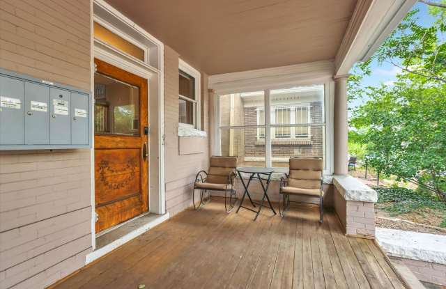 Beautiful two story unit with Victorian charm Gallery 4