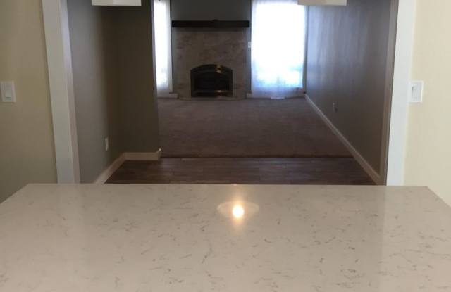 2357 SE Lindenbrook Ct. Gallery 4
