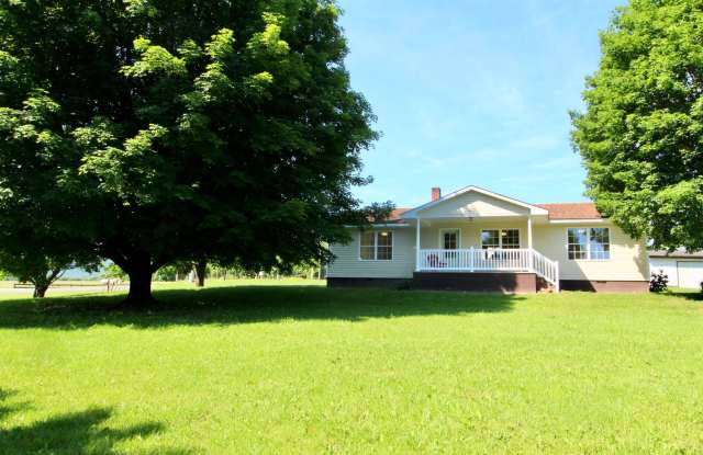 Stunning Home with Breathtaking Blue Ridge Mountain Views!   3 Bedrooms | 2 Baths photos photos
