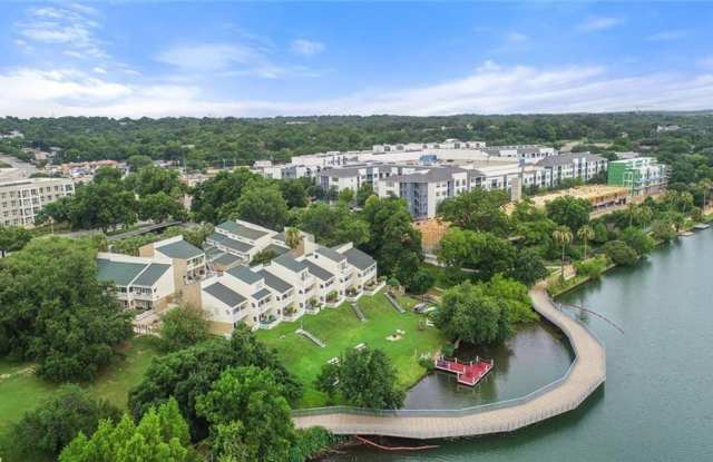 Views of Lady Bird Lake from the 1 Bed / 1 Bath Condo on Lakeshore Blvd photos photos