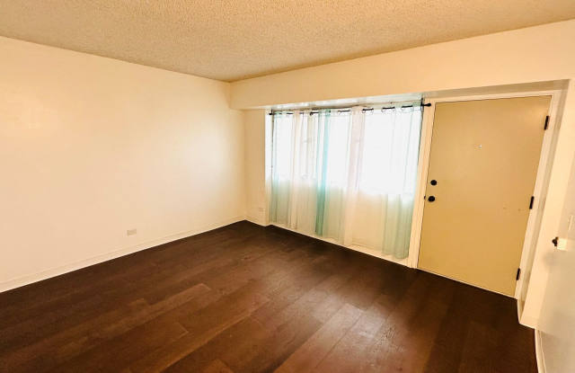 Newly renovated 1bd in the Ward Ave! Gallery 3