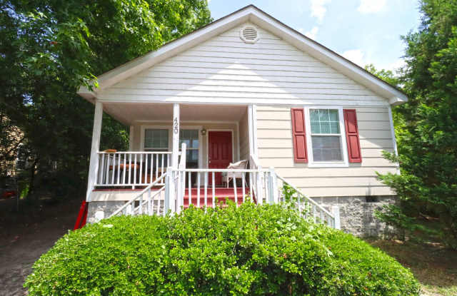 PRE-LEASING FOR 2027-2028 School Year! ! 4 Bedroom, 2 Bath in Olympia! Gallery 3