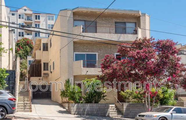 911 W College St Apt 2 photos photos