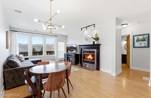8231 Meadowview Court Gallery 2