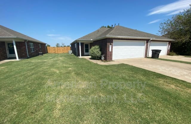 4716 NE Wisconsin St photos photos