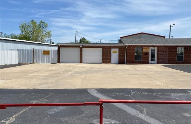 2800 S Shields Street - 2800 Shields Boulevard, Moore, OK 73160