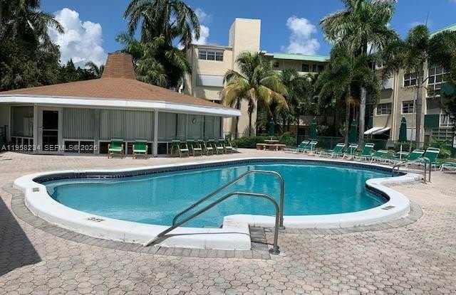 1333 HALLANDALE BEACH BL photos photos