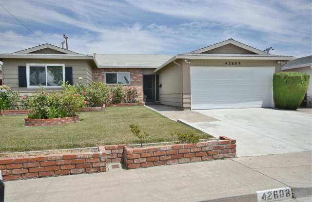 Charming 4 Bedroom 2 Bathroom Home in the Irvington District with Top Rated Schools photos photos