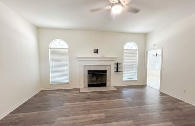 5216 Air Force Drive Gallery 2
