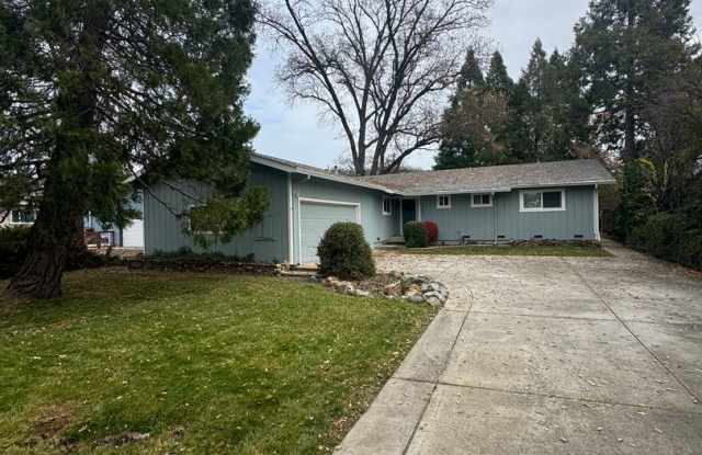 Single story golf course home across the street from the lake! Enjoy Lake of the Pines living! - 12352 Lakeshore North, Lake of the Pines, CA 95602