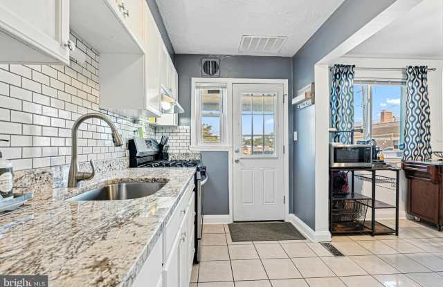 8272 KAVANAGH Road photos photos