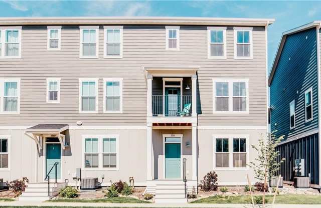 Furnished month-month condo on the west end! photos photos
