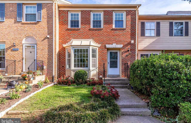 9911 WHITEWATER DR - 9911 Whitewater Drive, Burke, VA 22015