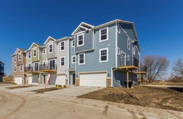 Trestle Crossing Townhomes - 2629 Northwest Lois Lane, Ankeny, IA 50023