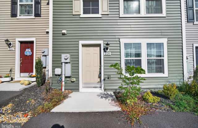 220 GENTLE BREEZE Drive Gallery 2