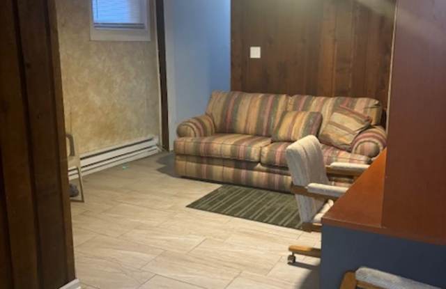 Spacious 1 Bedroom/ 1 Bathroom GARDEN HOME WITH ALL UTILITIES INCLUDED NEAR E 38th St  N Meridan St *Pending Application* - 3558 North Washington Boulevard, Indianapolis, IN 46205