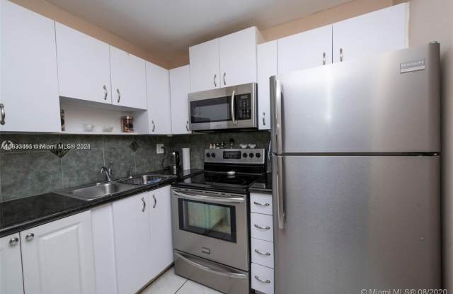 8320 NW 8th St - 8320 Northwest 8th Street, Fountainebleau, FL 33126