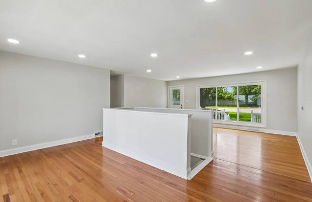 521 Woodlyn Dr Gallery 3