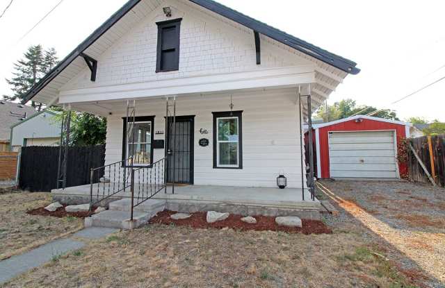 1811 North Morton Street Gallery 2