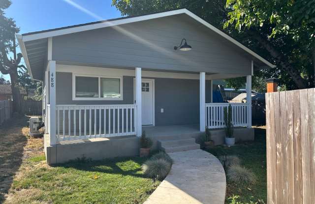 Beautiful 1 bedroom 1 bath house in Springfield! photos photos