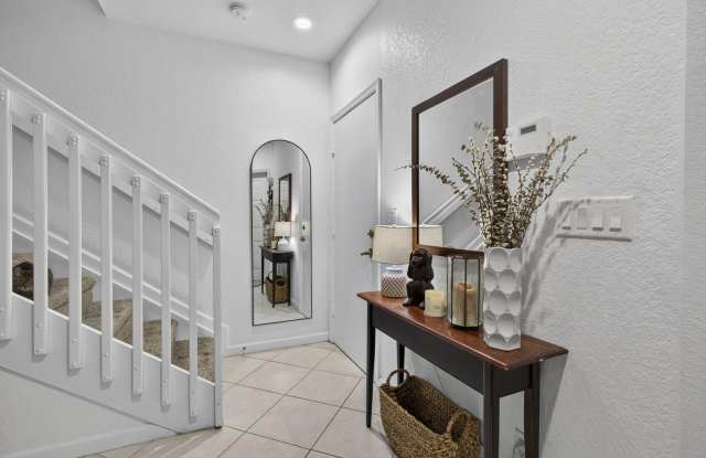 13433 GEORGIAN Court Gallery 2