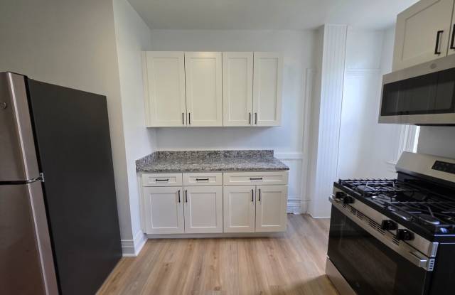 Fully updated 1 bedroom 1 bath Apartment in Troy Hill! photos photos