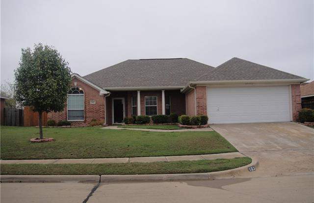 103 Quail Briar Lane - 103 Quail Briar Lane, Arlington, TX 76002