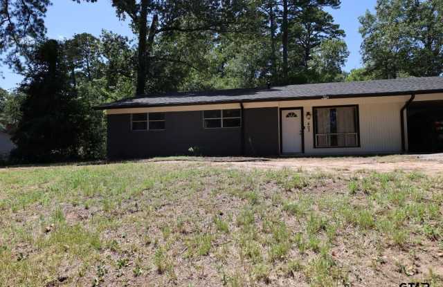 403 Wildwood Dr Gallery 1