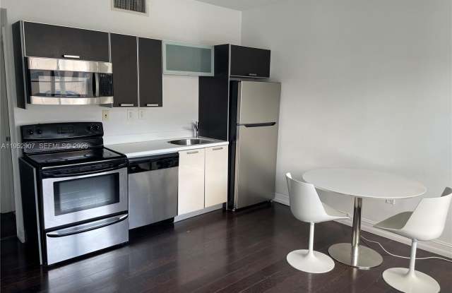 621 11th St photos photos