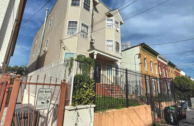 132 Wilkinson Avenue Gallery 2