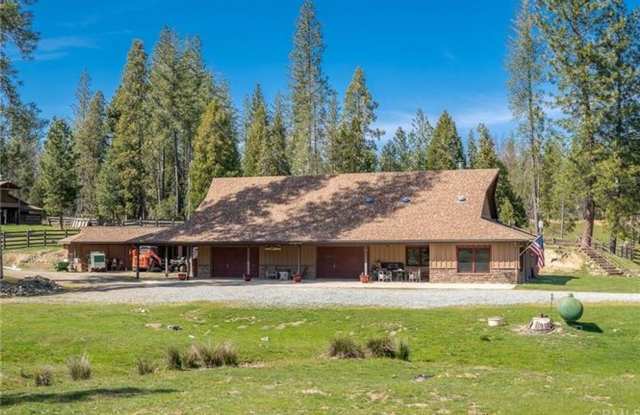 Sierra Ranch w/Lake photos photos
