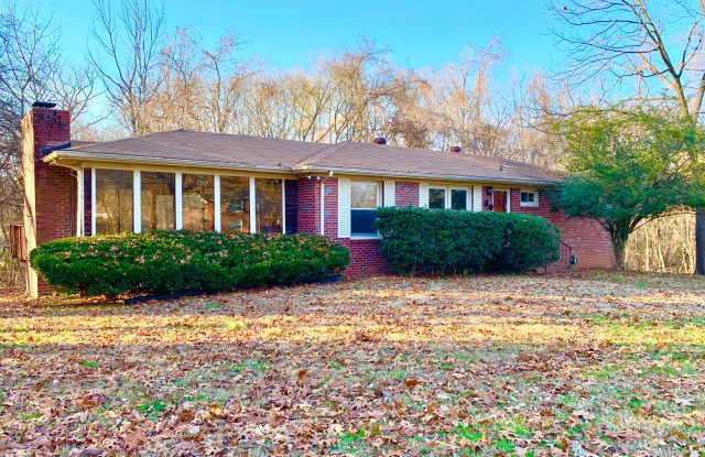 30 Bunker Hill Rd - 30 Bunker Hill Road, Clarksville, TN 37042