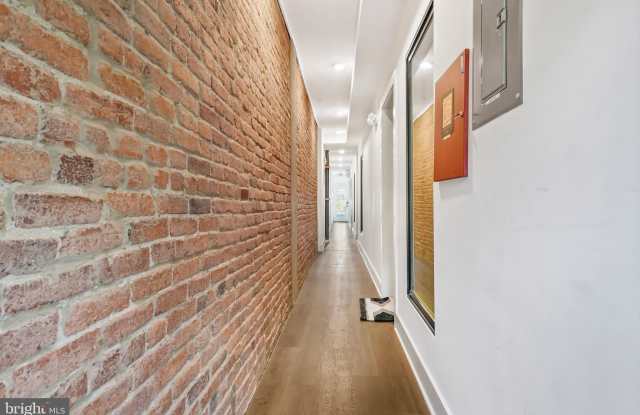 256 15TH Street SE unit: 1 photos photos