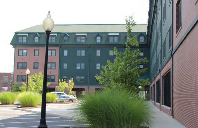 Brookview Commons East - 1Mo FREE on Select Units photos photos