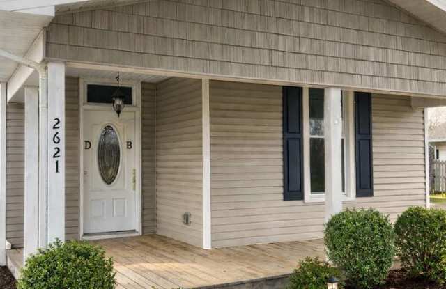 2621 Barton Street Knoxville, TN 37917 photos photos