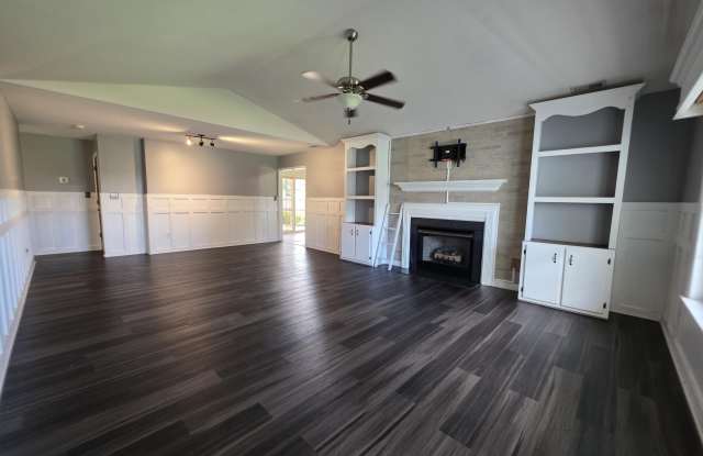 200 Flagstone Lane Gallery 3