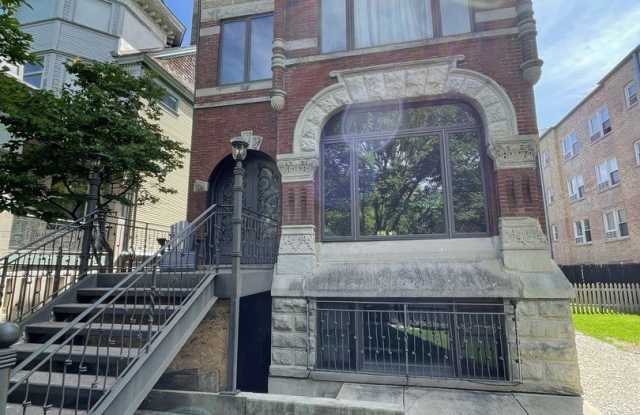 1633 N Humboldt Boulevard - 1633 North Humboldt Boulevard, Chicago, IL 60647