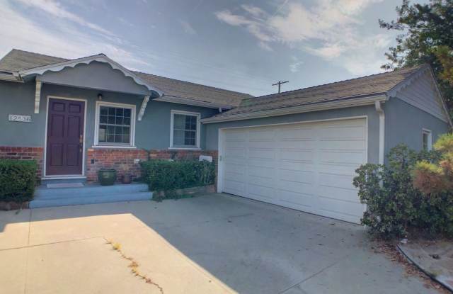 12536 Rubens Ave. Gallery 2