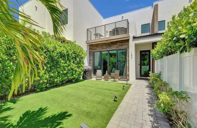 1604 SW 4th Ave photos photos