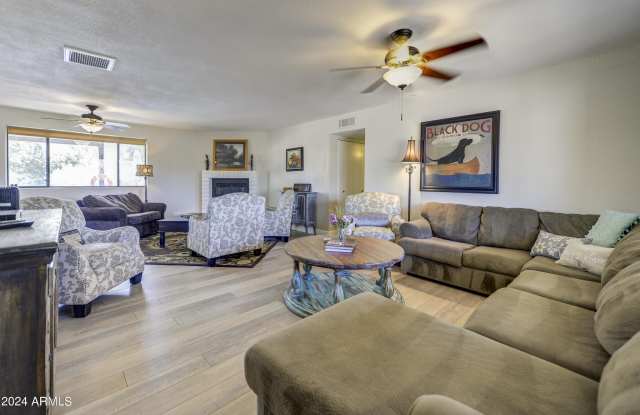 4420 E MICHELLE Drive Gallery 2