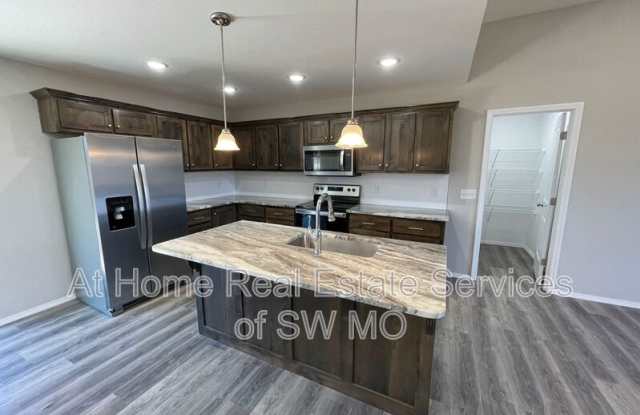 653 Southgate Gallery 2