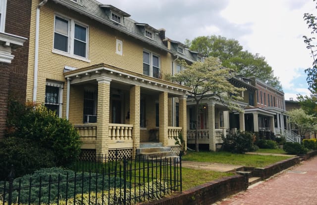 310 13TH STREET SE - 310 13th Street Southeast, Washington, DC 20003