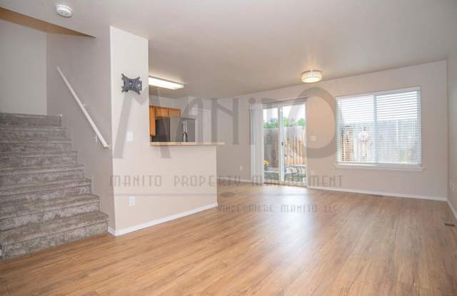 Fresh & Private Townhome Gallery 4