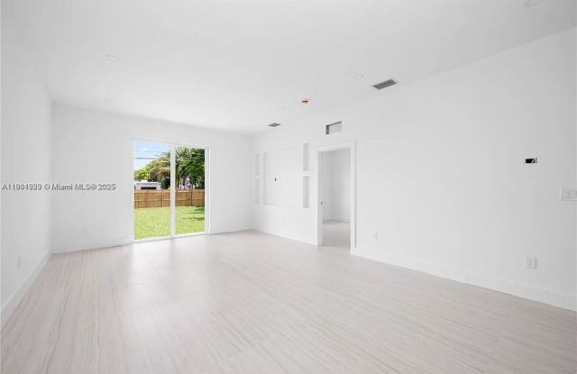 10745 Southwest 217th Avenue Gallery 2
