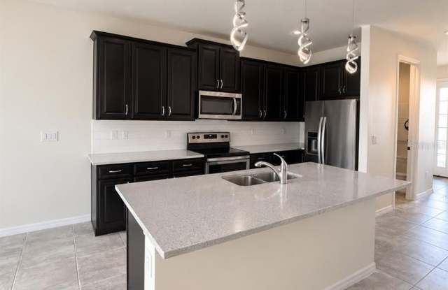 2440 VARENNA Loop Gallery 3