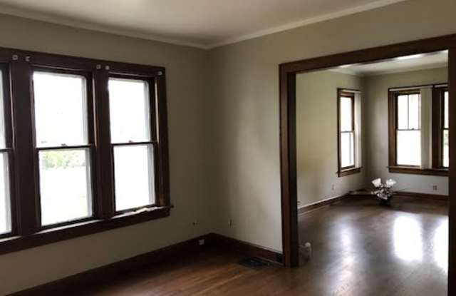 $250 Off First Month !Beautiful 4 bedroom, 1 bath in Bexley. $500 off second months rent! Gallery 3