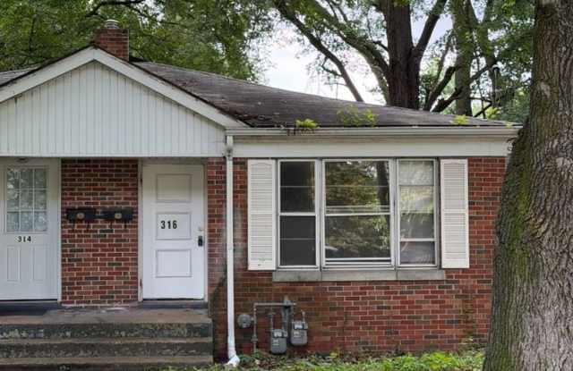 Charming 3BR Duplex in Belleville Gallery 3