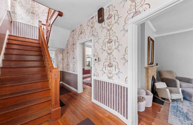 3847 Burwood Avenue Gallery 4