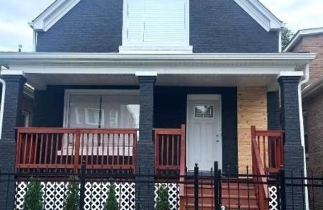 5019 W CONCORD Place Gallery 1